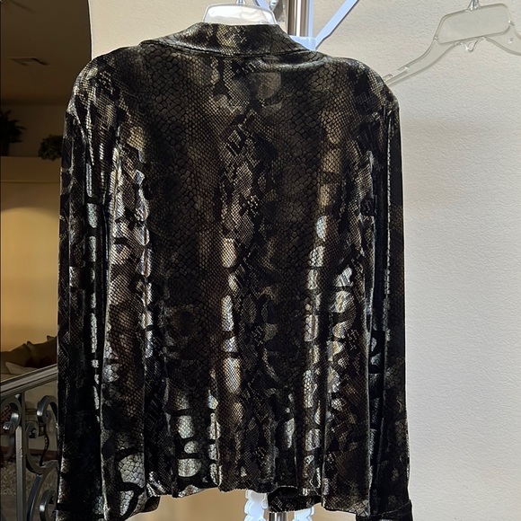 Elegant Velvet Black and Gold Women's Jacket and Tank Top set.  NWT - Picture 3 of 5